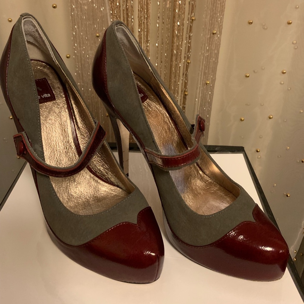 EUC Dolce Vita Grey Suede and Burgundy Heels 👠
